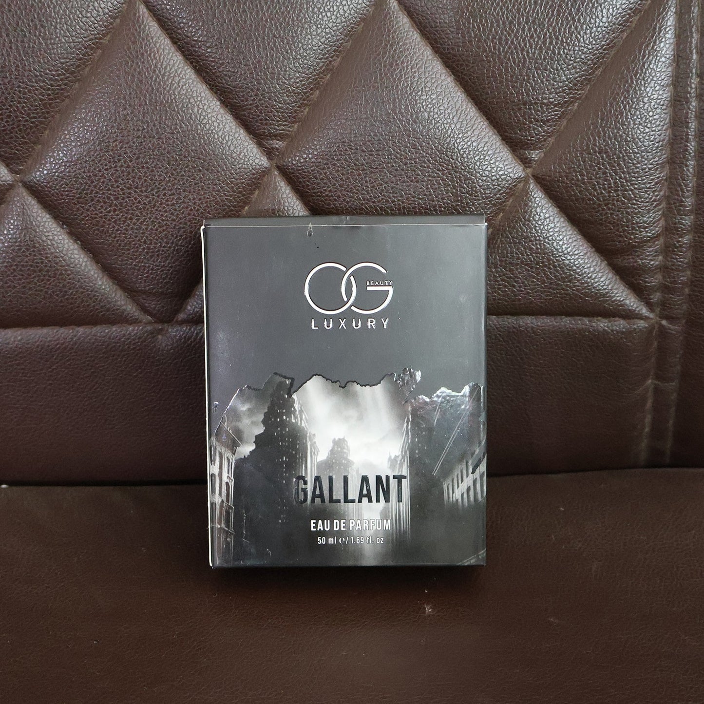 Side view of Luxury Gallant Eau de Parfum bottle for daily wear