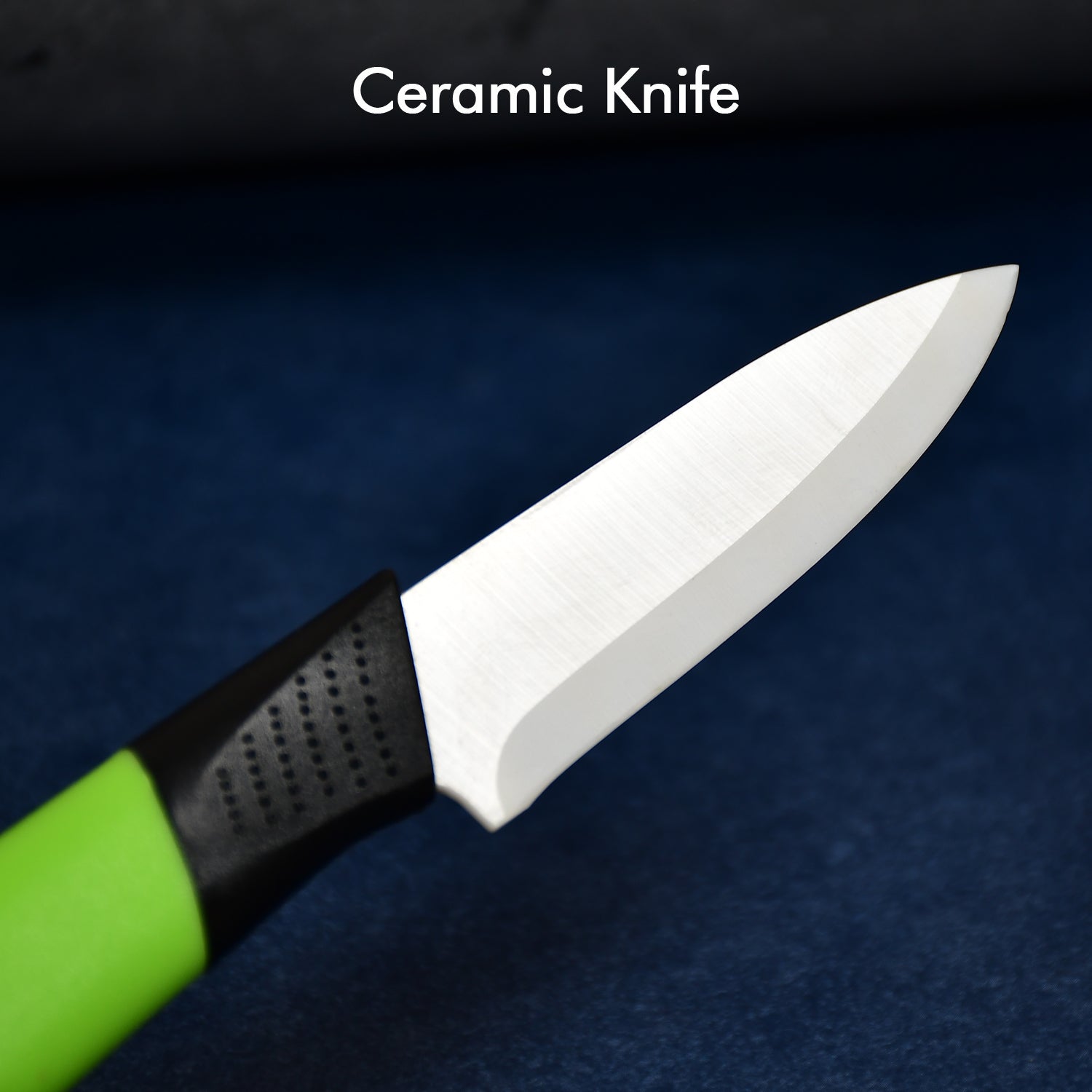 Elegant gift packaging for the 2-piece ceramic knife and peeler set.