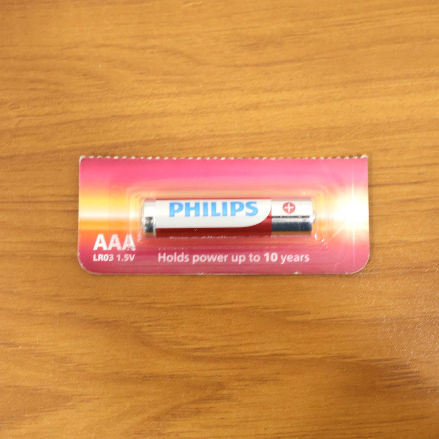 AAA ultra alkaline battery front and side view for electronic use