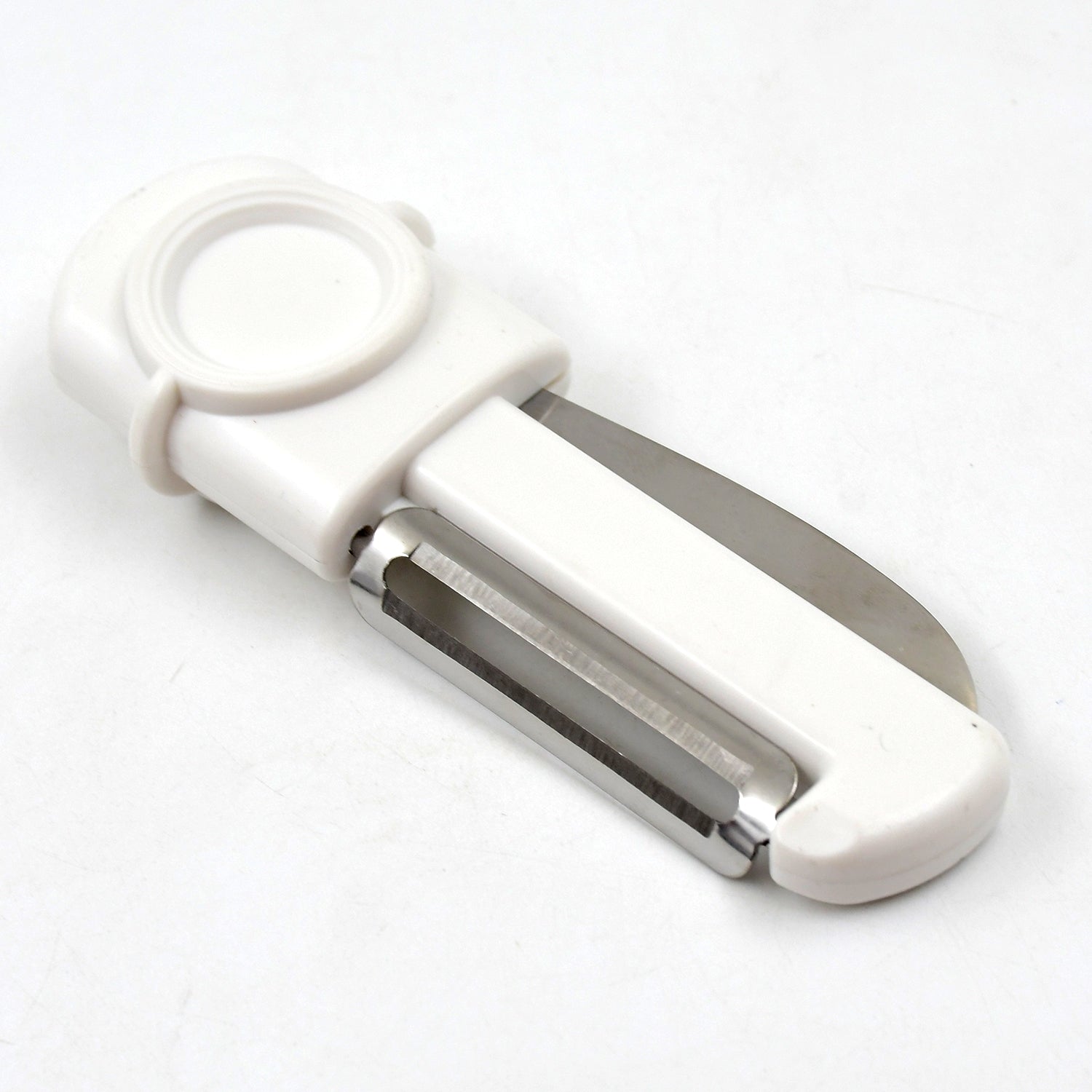 Lightweight 2-in-1 knife peeler, a versatile kitchen tool.