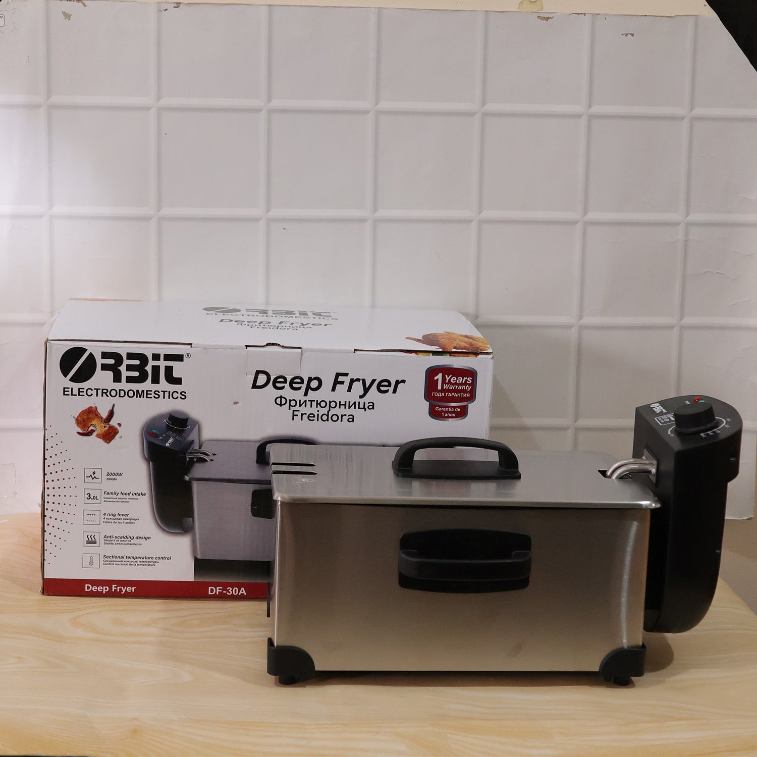 Full view of Orbit 2000W heavy duty electric deep fryer unit