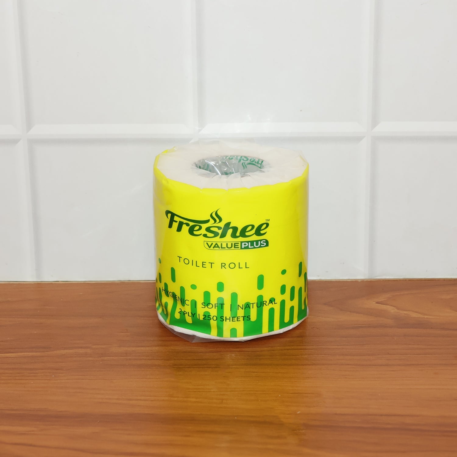 Freshee toilet roll packaging highlighting product features