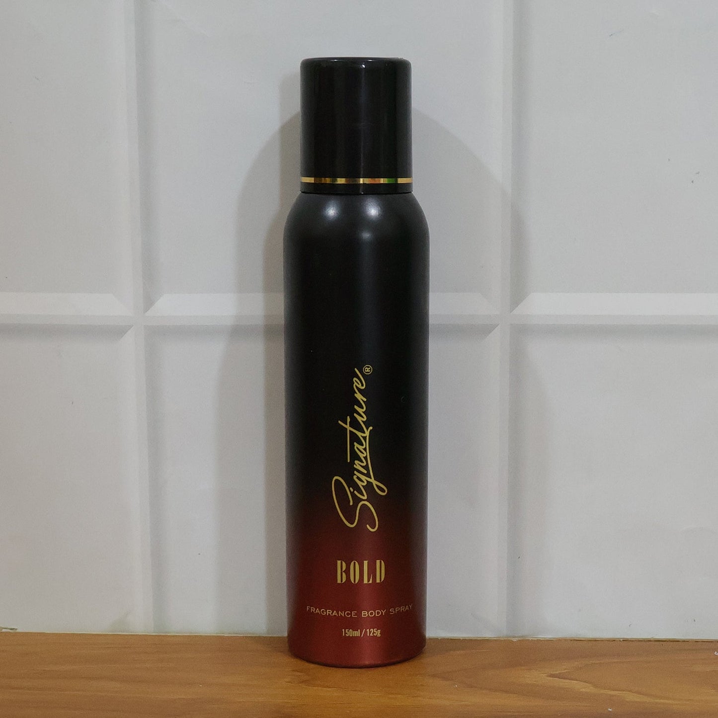 Masculine bold deodorant spray Signature