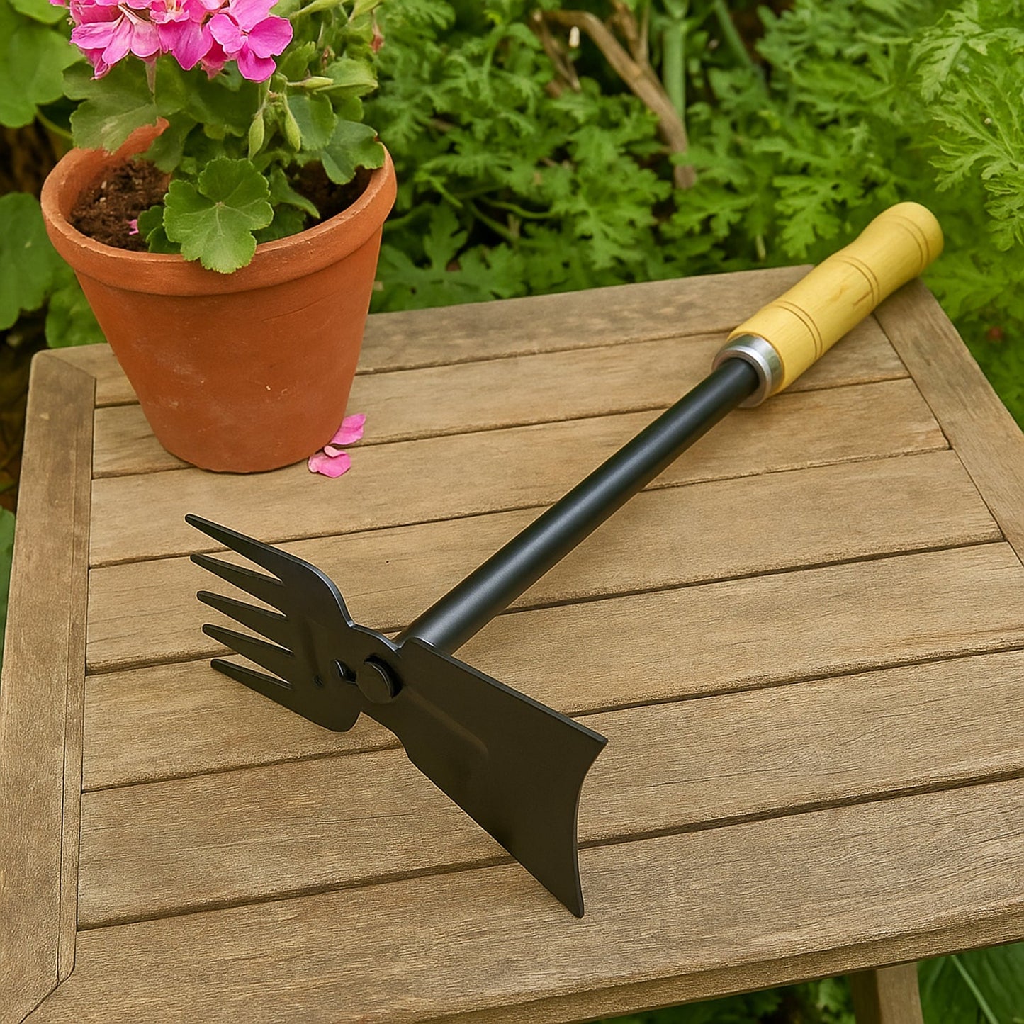 Five multipurpose gardening tools for planting and weed removal