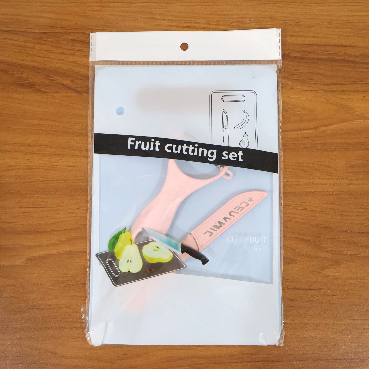 Protective blade cover for knife included in vegetable cutting set