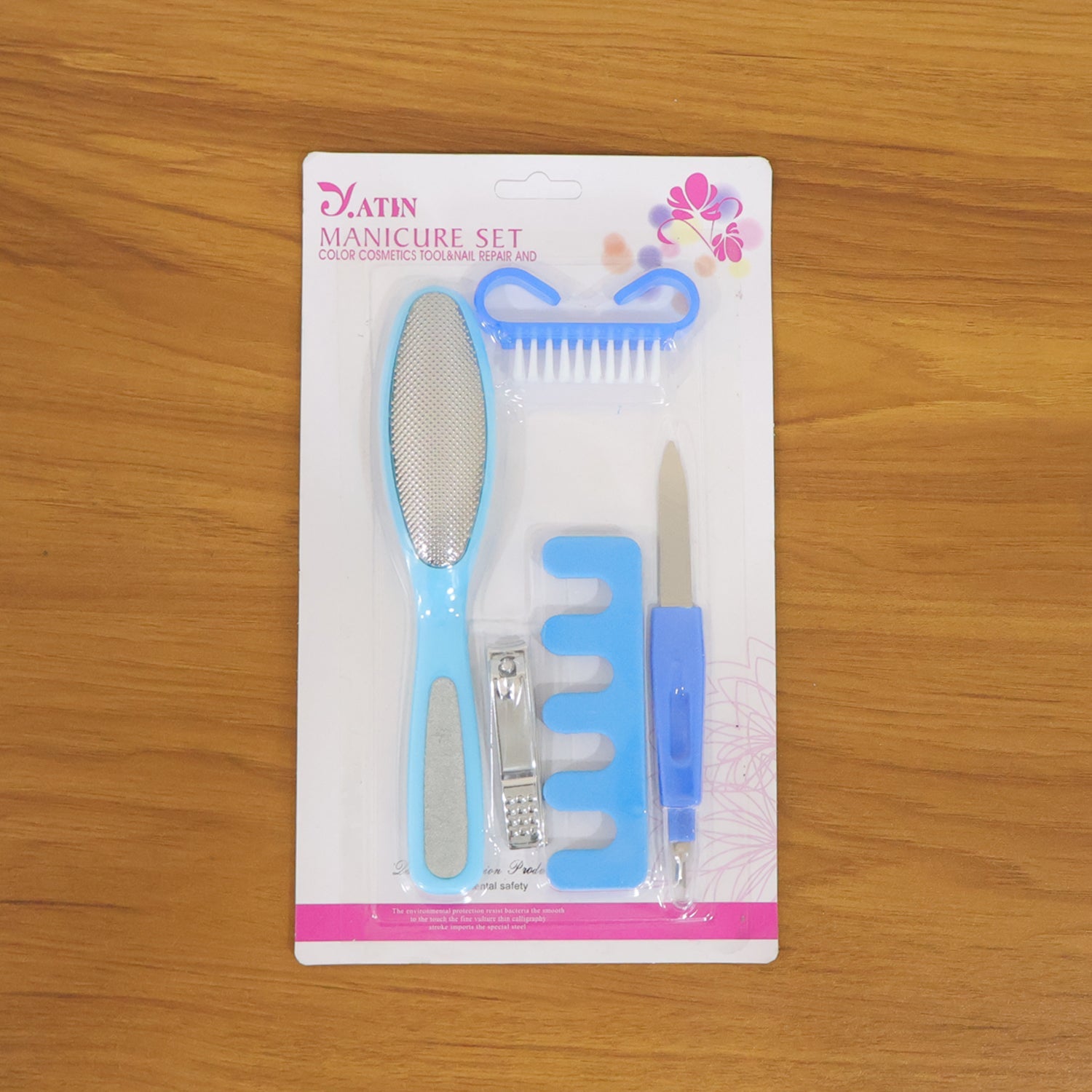 Portable 5 in 1 nail care kit with tools inside