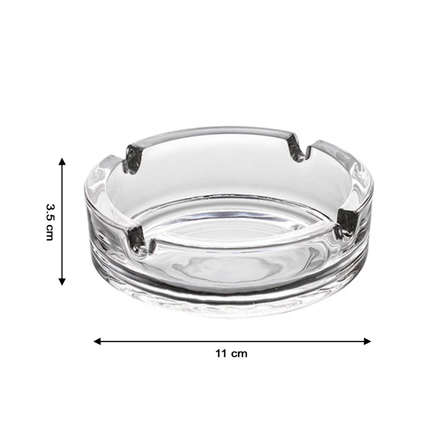 The classic design of this crystal glass ashtray adds sophistication.