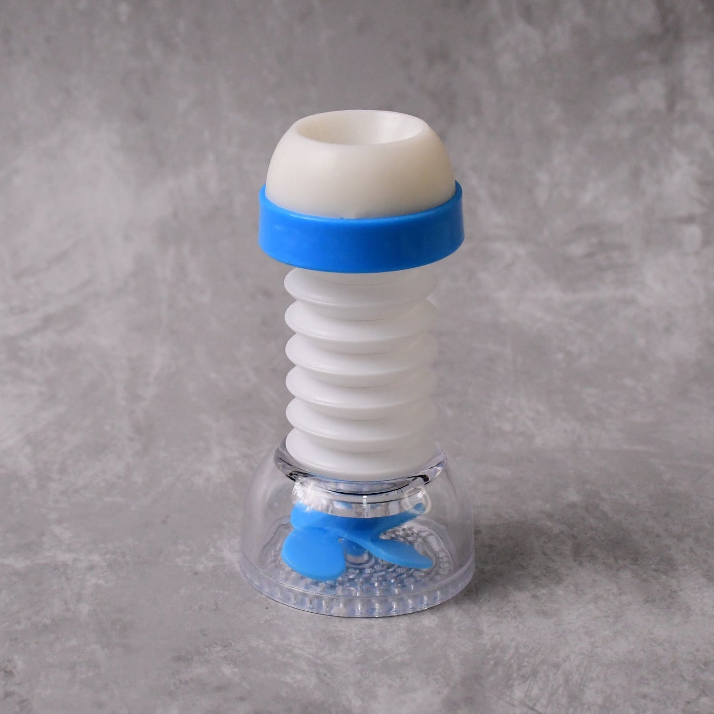 Kitchen sink tap water filter with impurity trap and splash guard