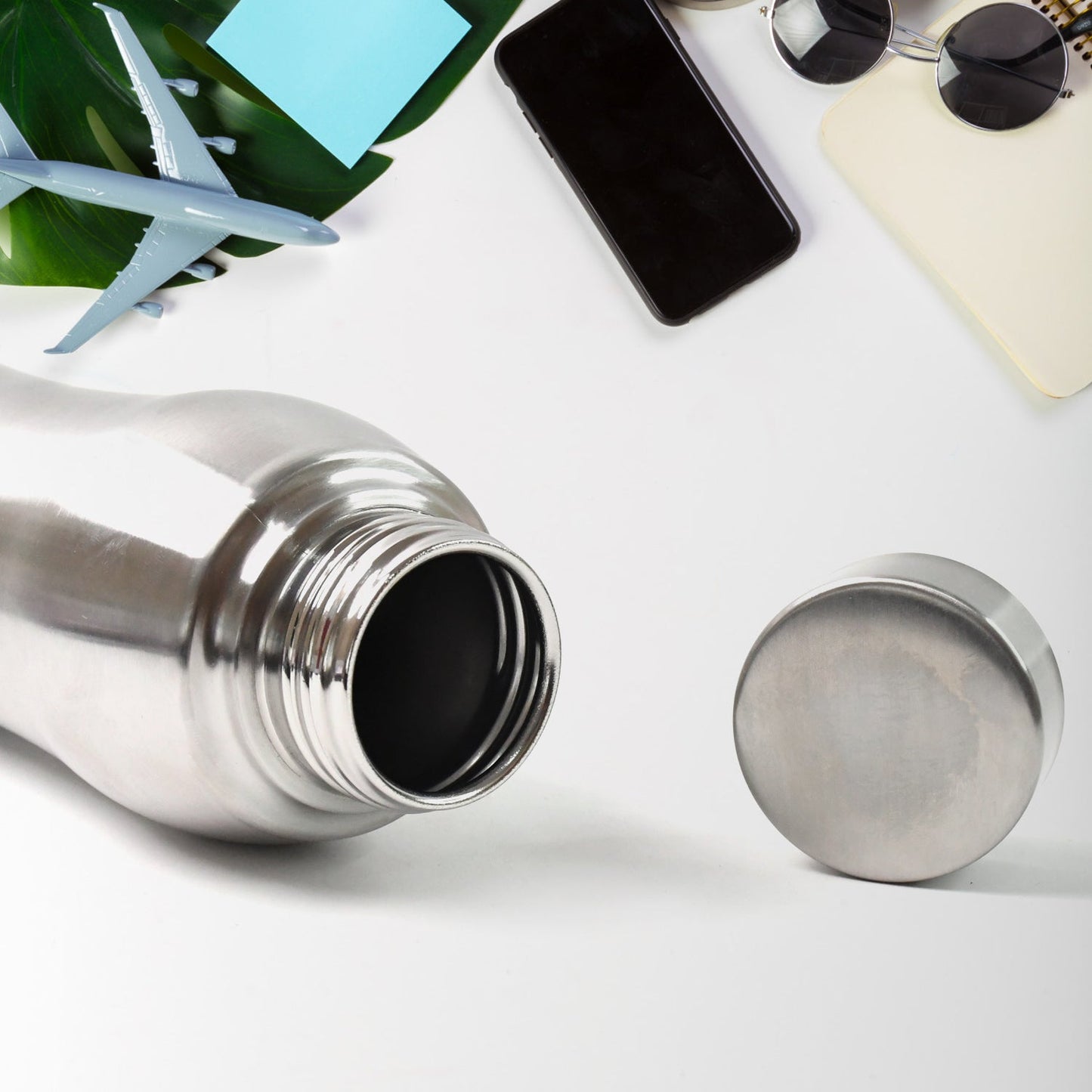 Close-up of leak-proof cap on stainless steel vacuum bottle