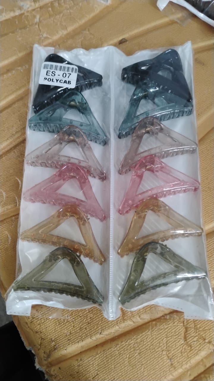 Assorted triangle plastic hair claw clips suitable for medium to long hair