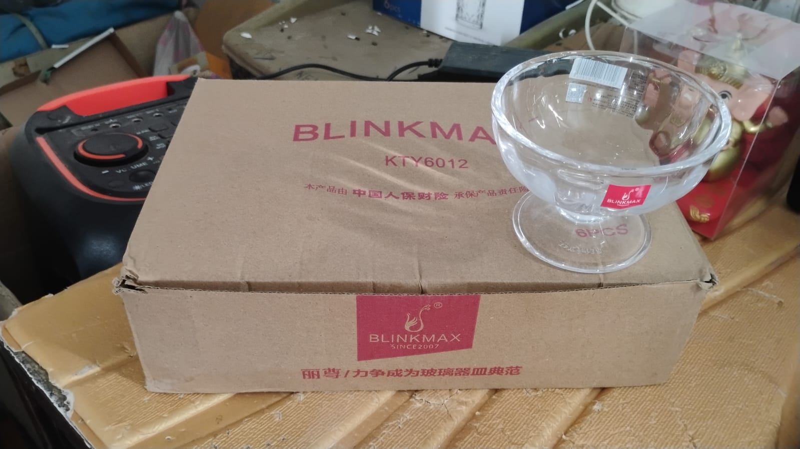 Stylish clear glass ice cream dessert bowls for home and café use