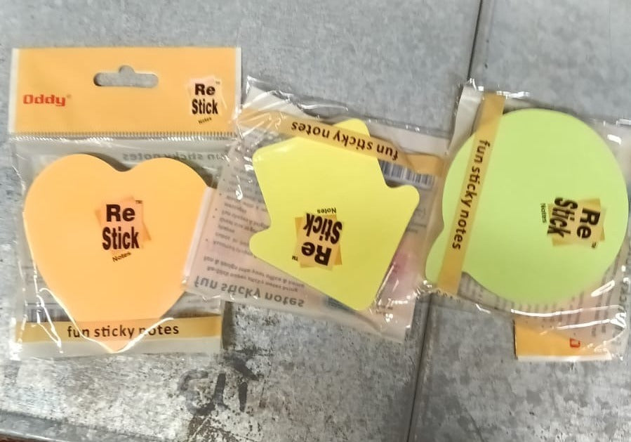 Star-shaped sticky notes on desk for quick reminders