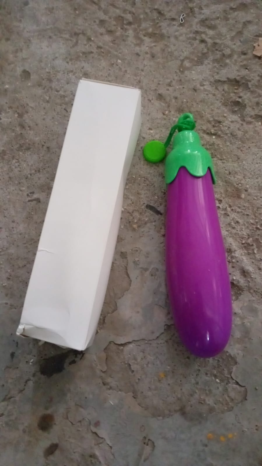 Side view of the cute vegetable shaped mini umbrella.