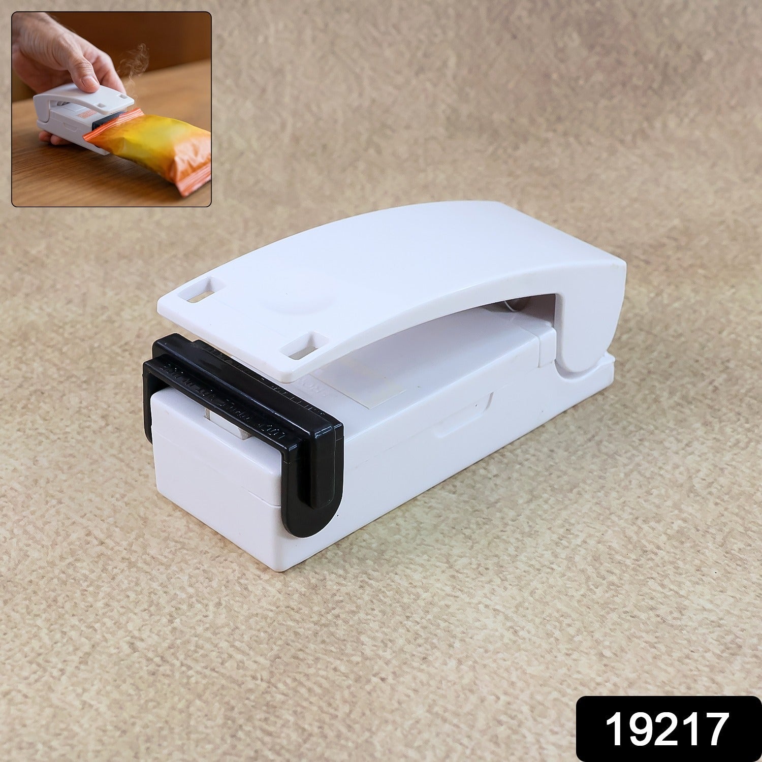 Handheld battery operated mini heat sealer for plastic bags