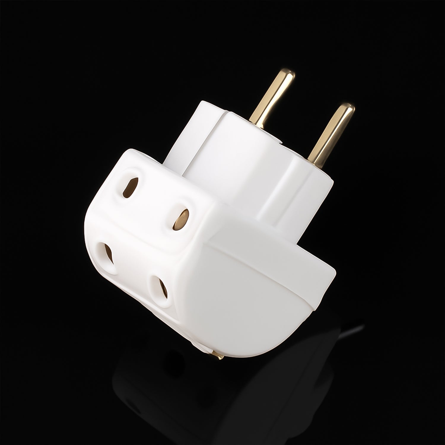 White Tetherix 5-Way Multi-Plug Socket, ideal for home or office use.