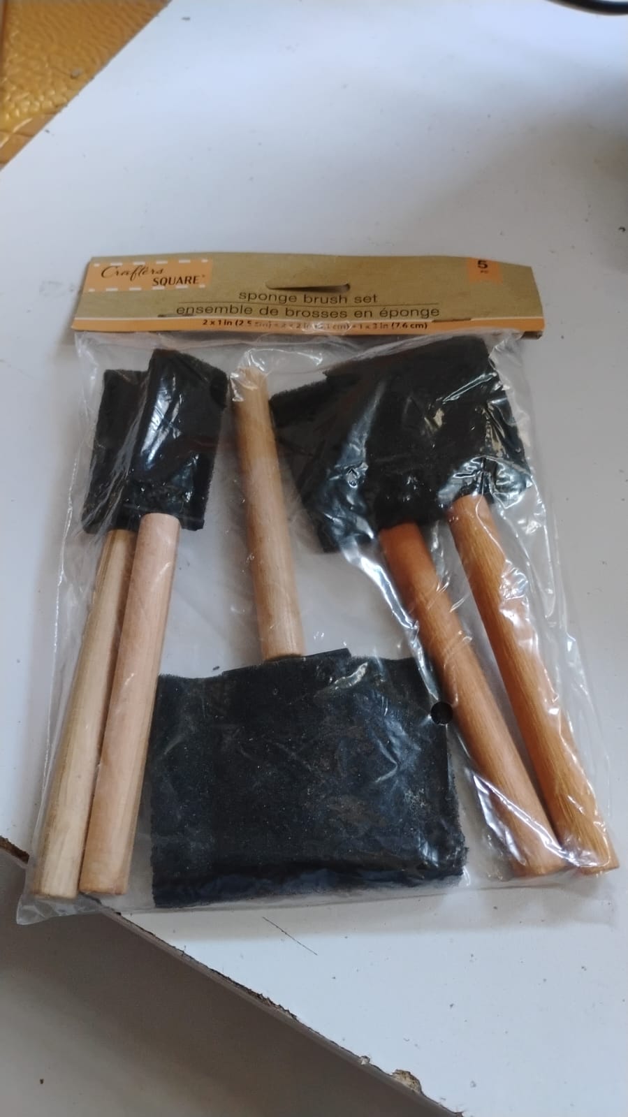 Multipurpose sponge paint brushes set in retail packaging