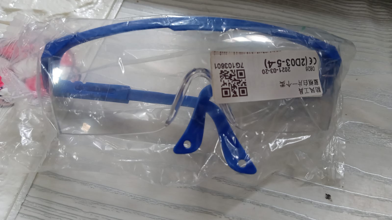 Durable safety goggles ideal for shooting range and laboratory work.