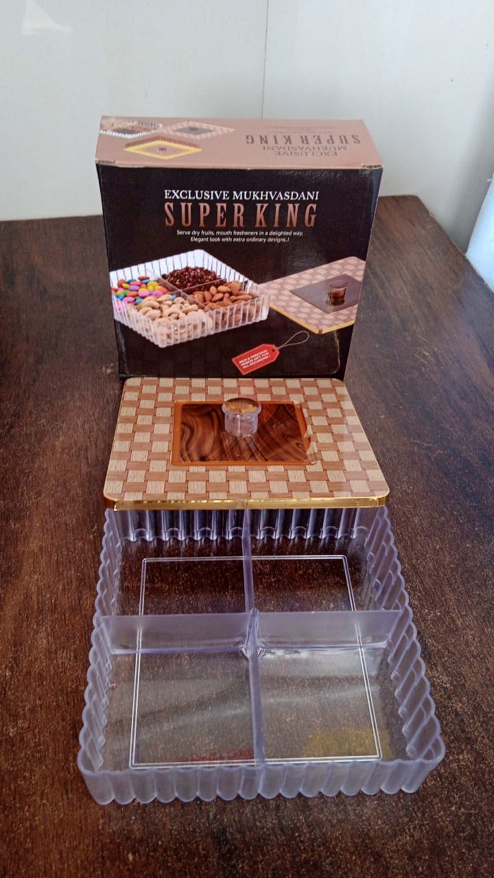 Close-up of the durable plastic material of the dry fruit box.