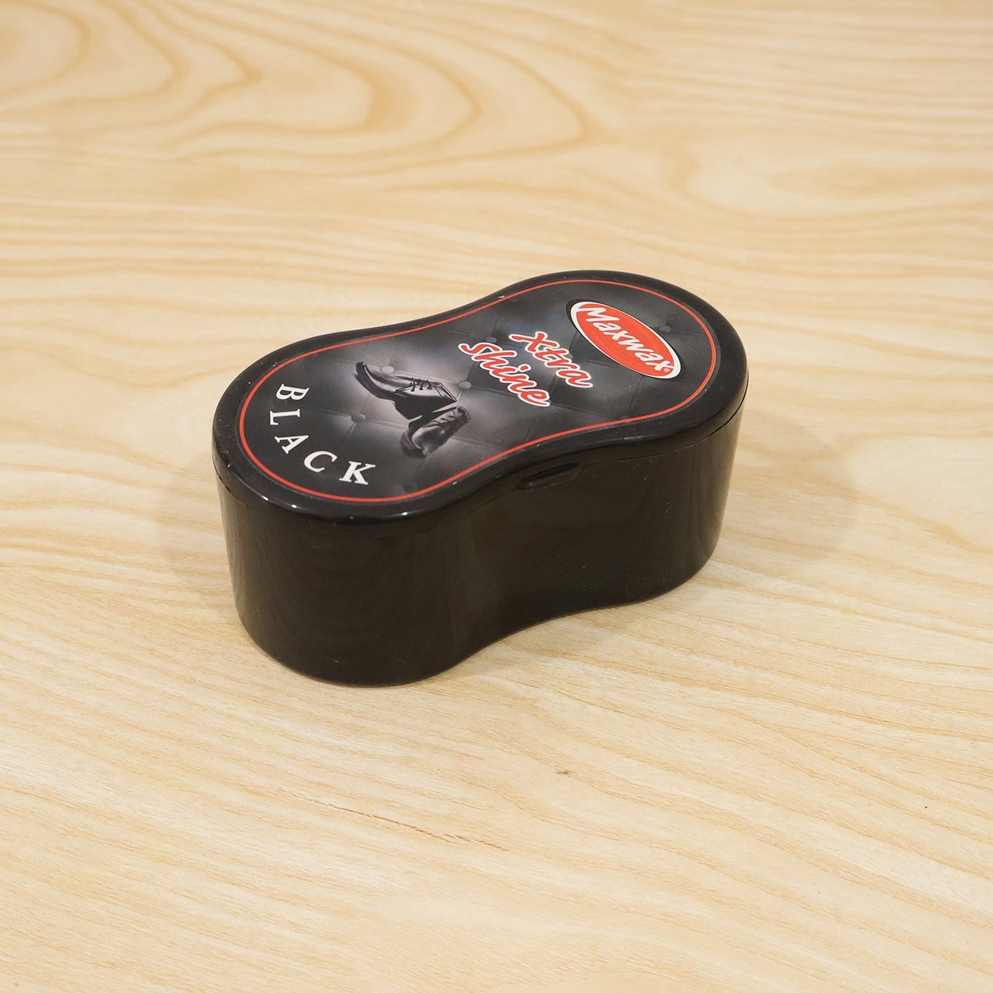 Maxwax black shoe shiner live use