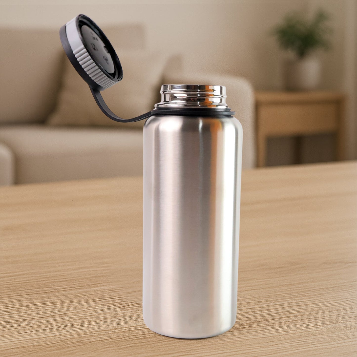 Durable stainless steel insulated water bottle with leak-proof cap