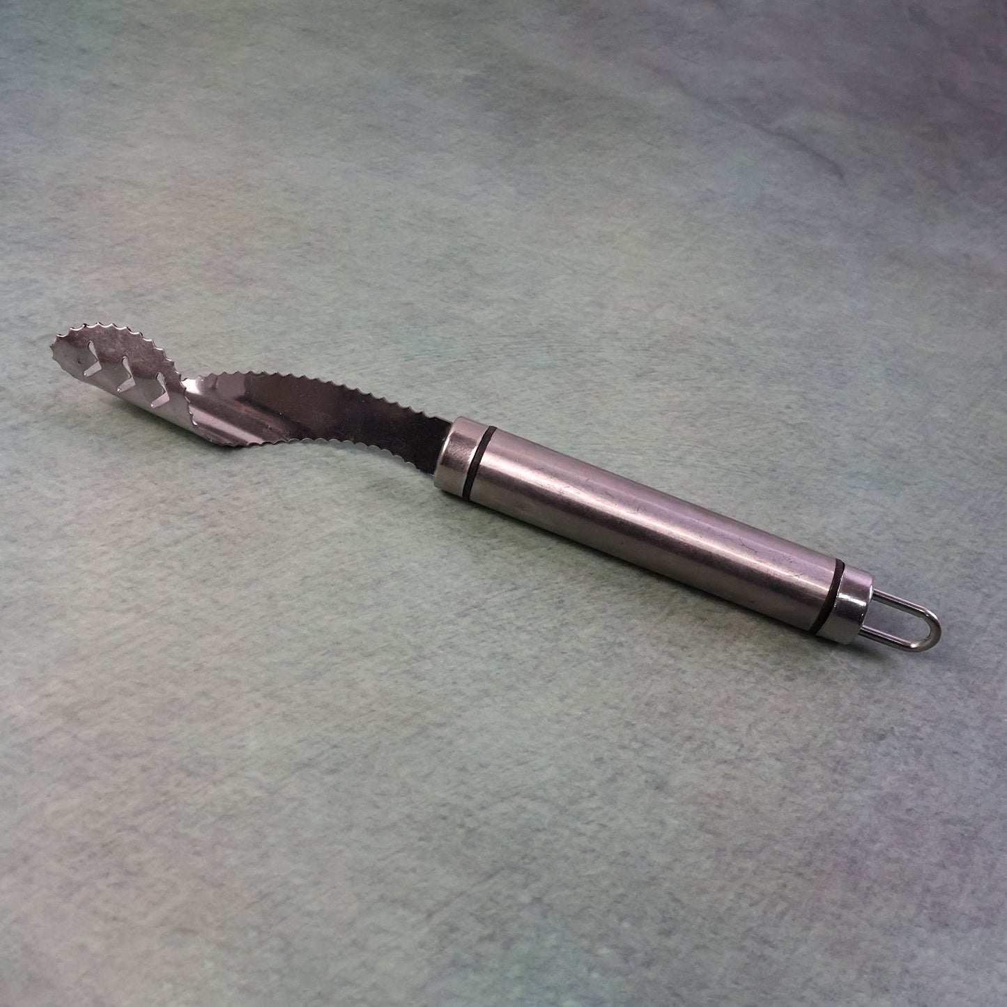 Manual kitchen slicer tool designed for easy use