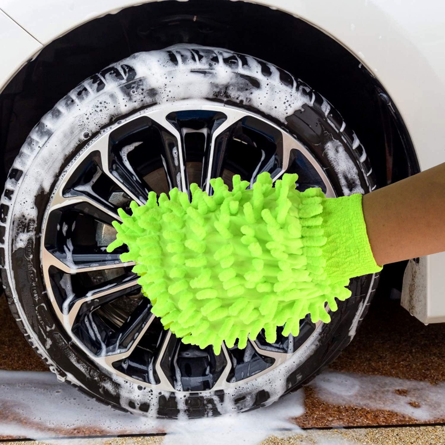 Secure grip elastic cuff on microfiber car wash glove mitt