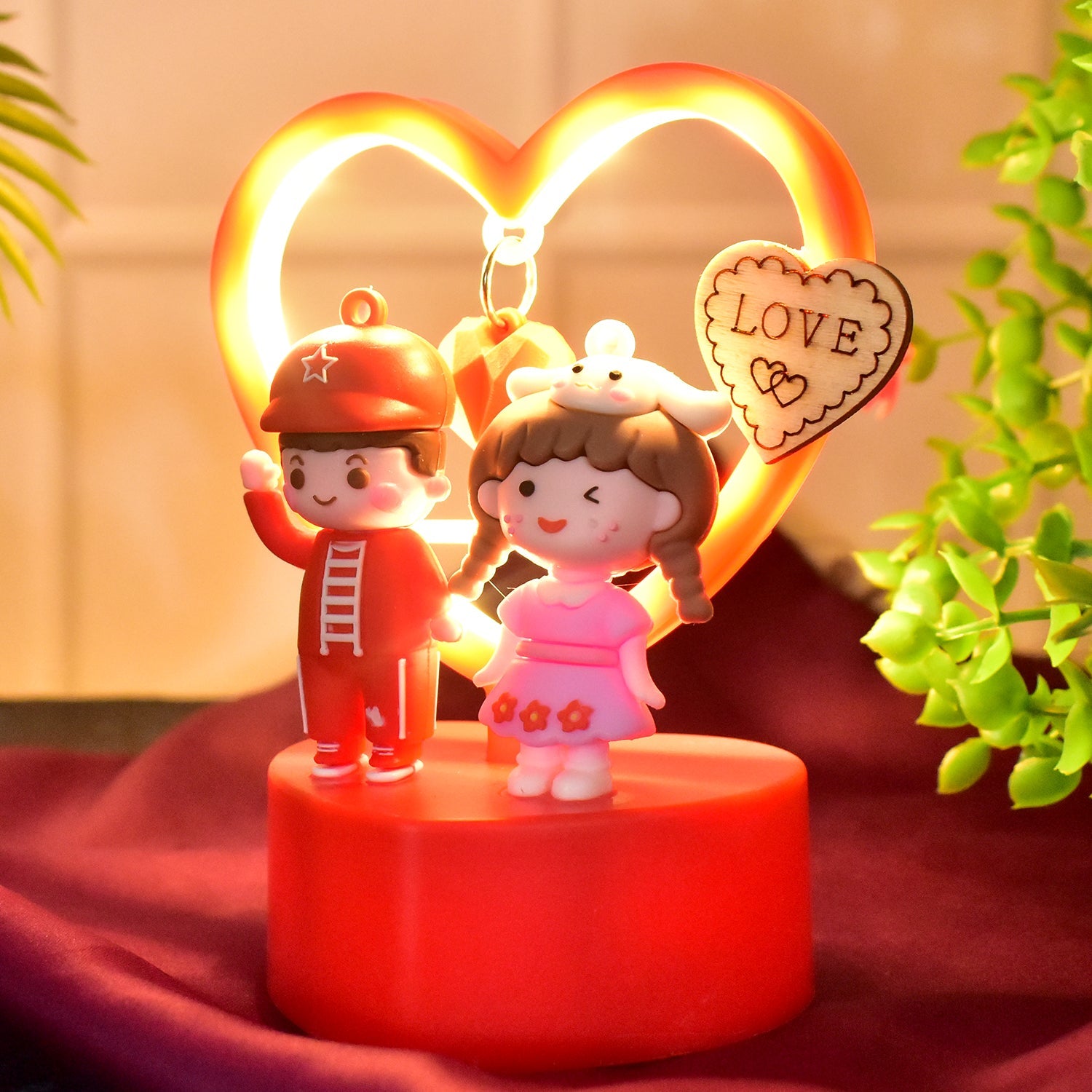 Romantic couple resin figurine love themed decorative gift box packaging