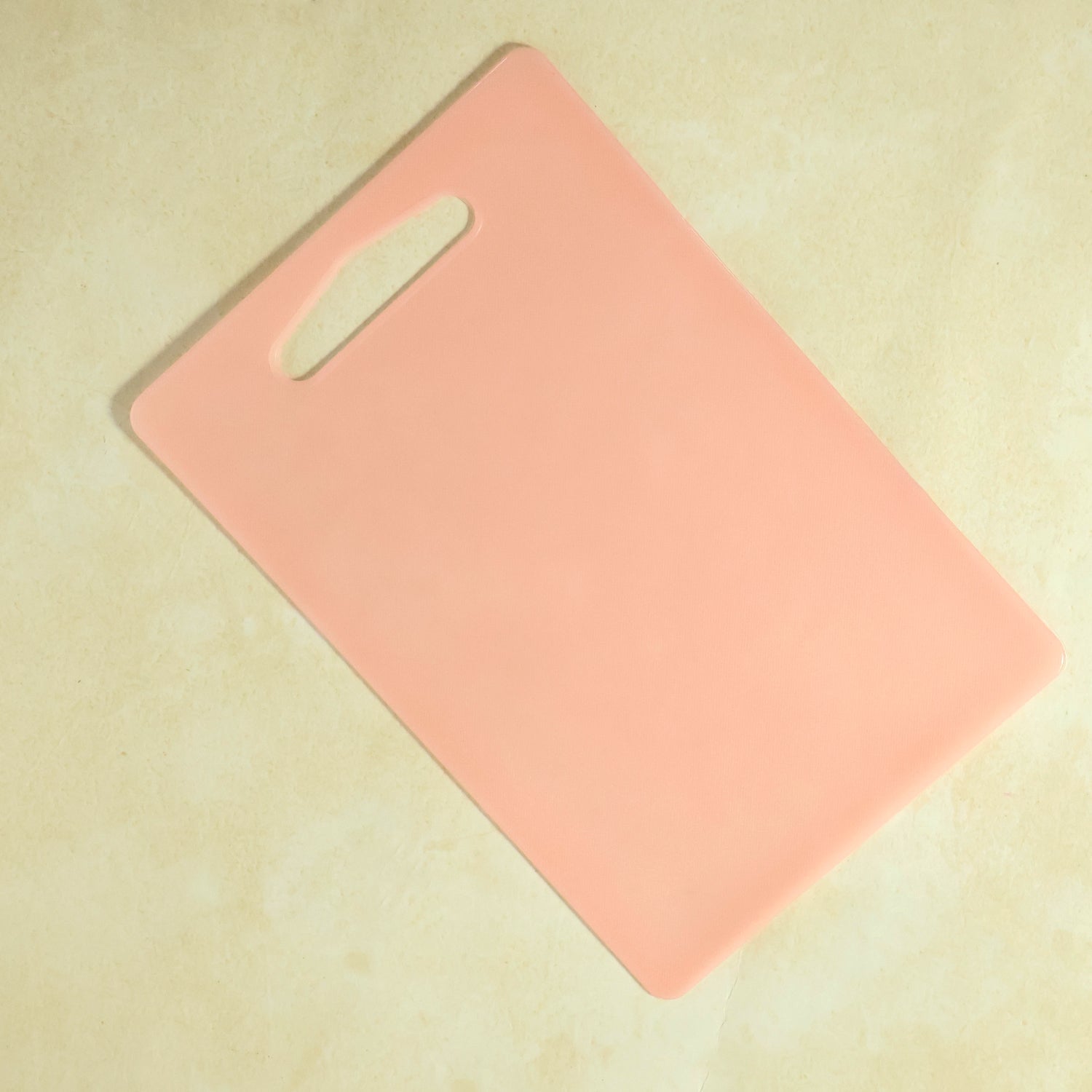 Lightweight plastic chopping board for food preparation