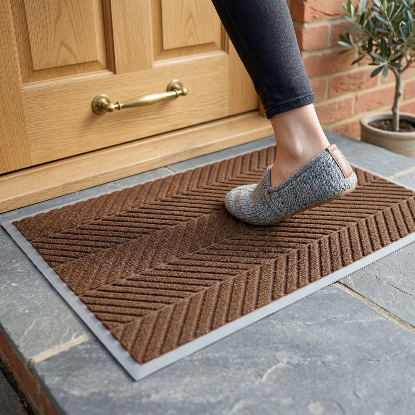 Anti skid designer floor mat suitable for living room and entrance