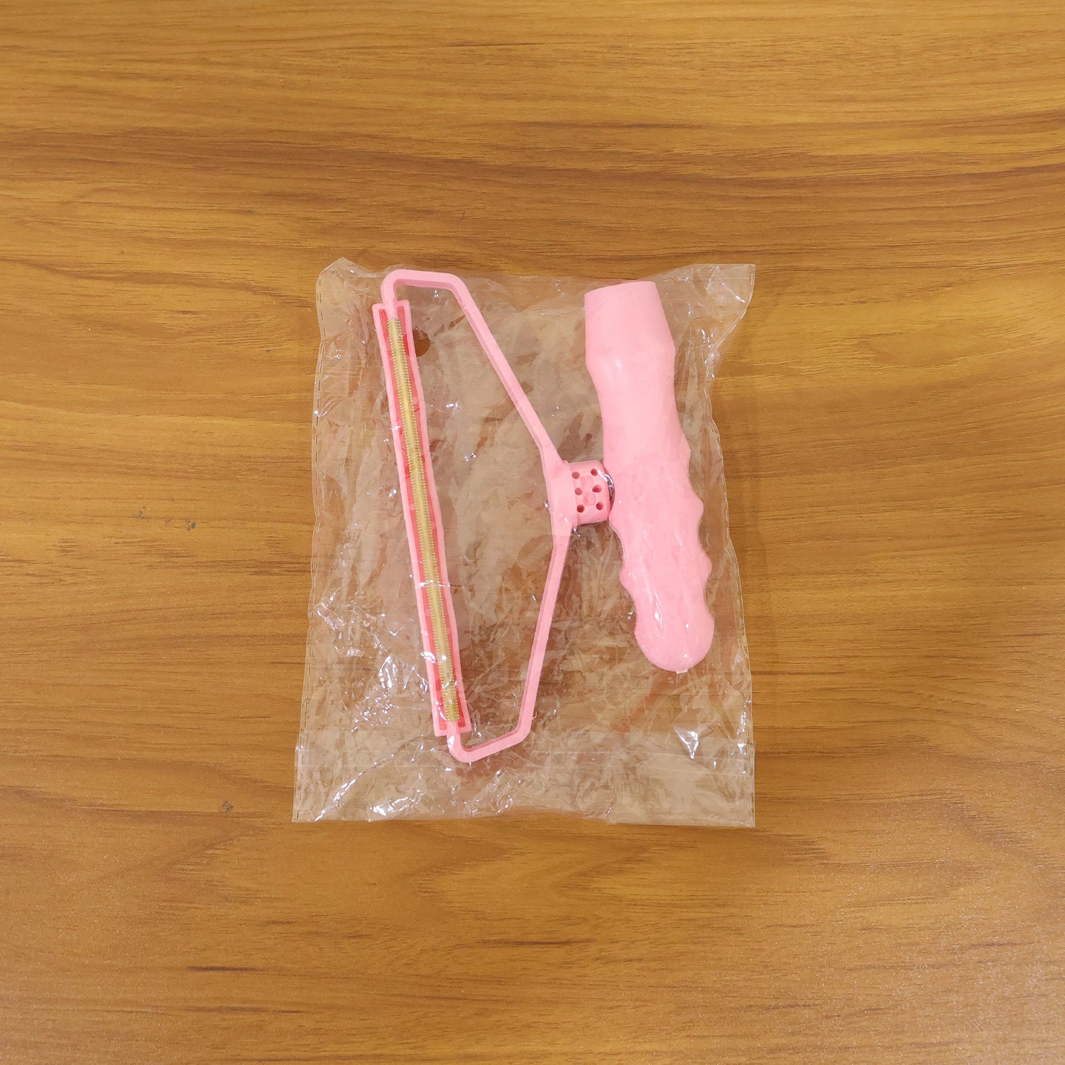 Live demonstration of lint remover on fabric