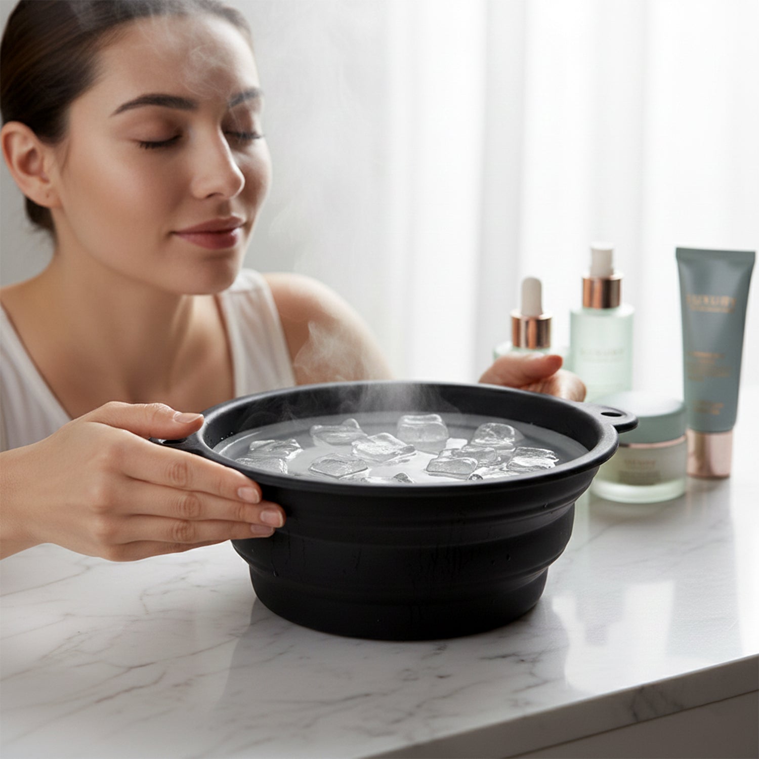 Foldable silicone bowl for daily facial use and cold therapy