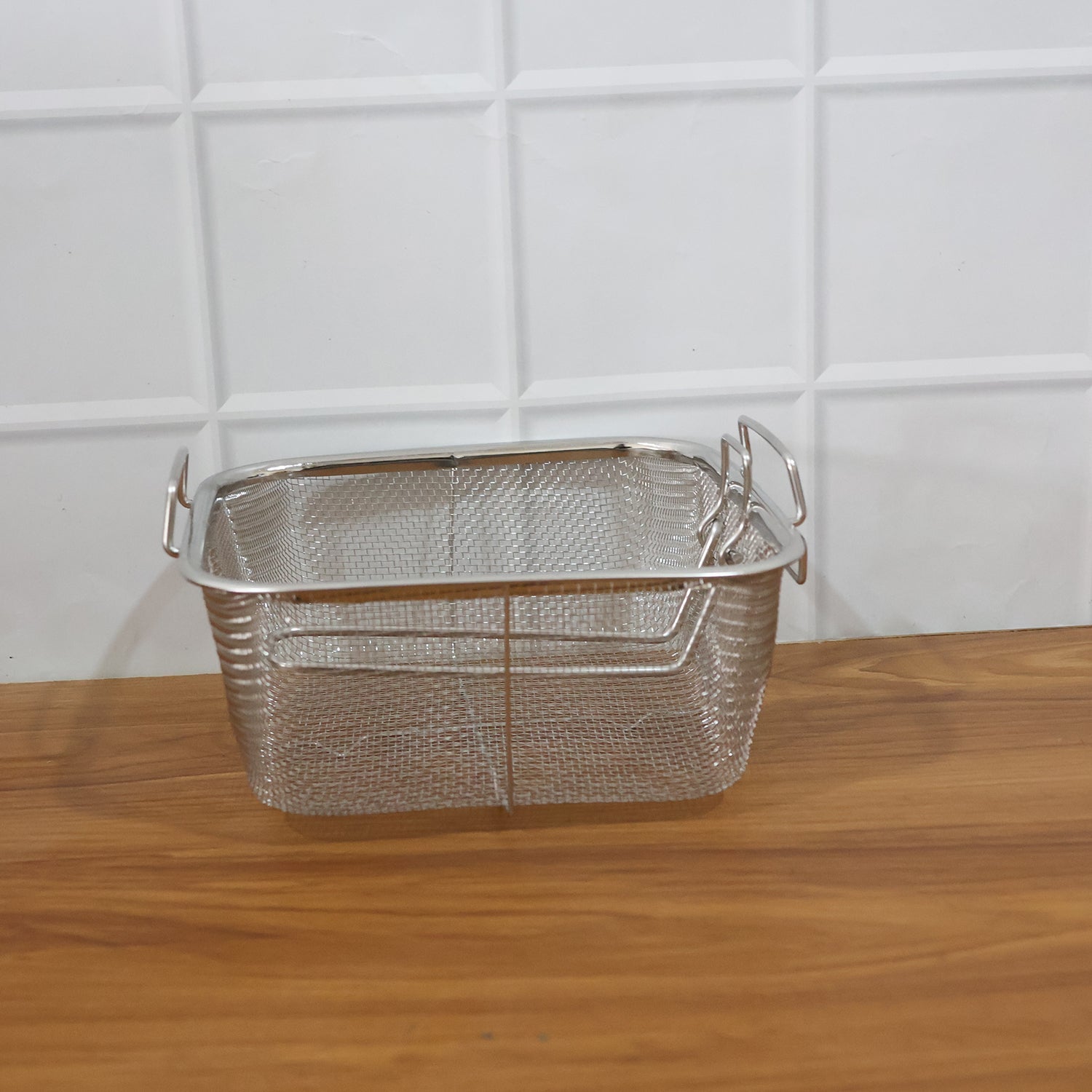 Professional-grade deep fryer basket for commercial use