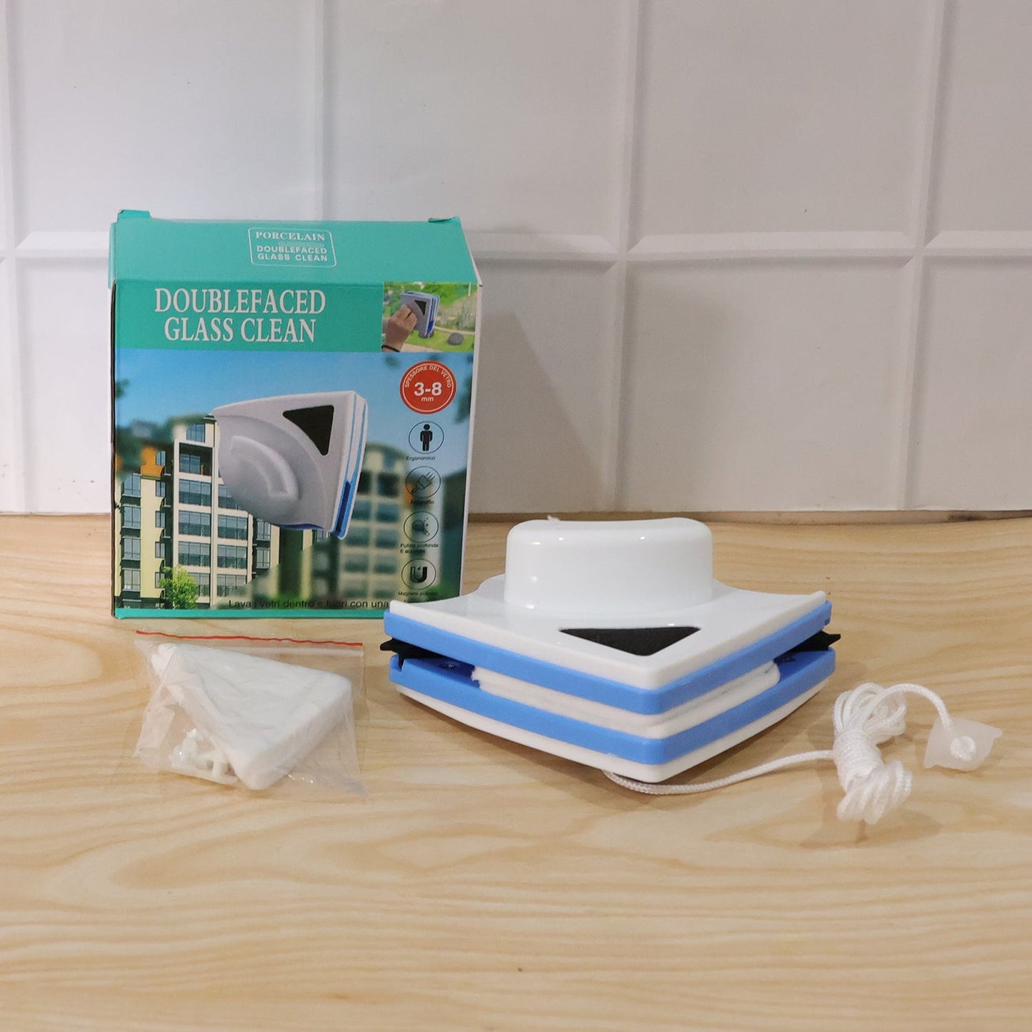 Magnetic glass cleaner components