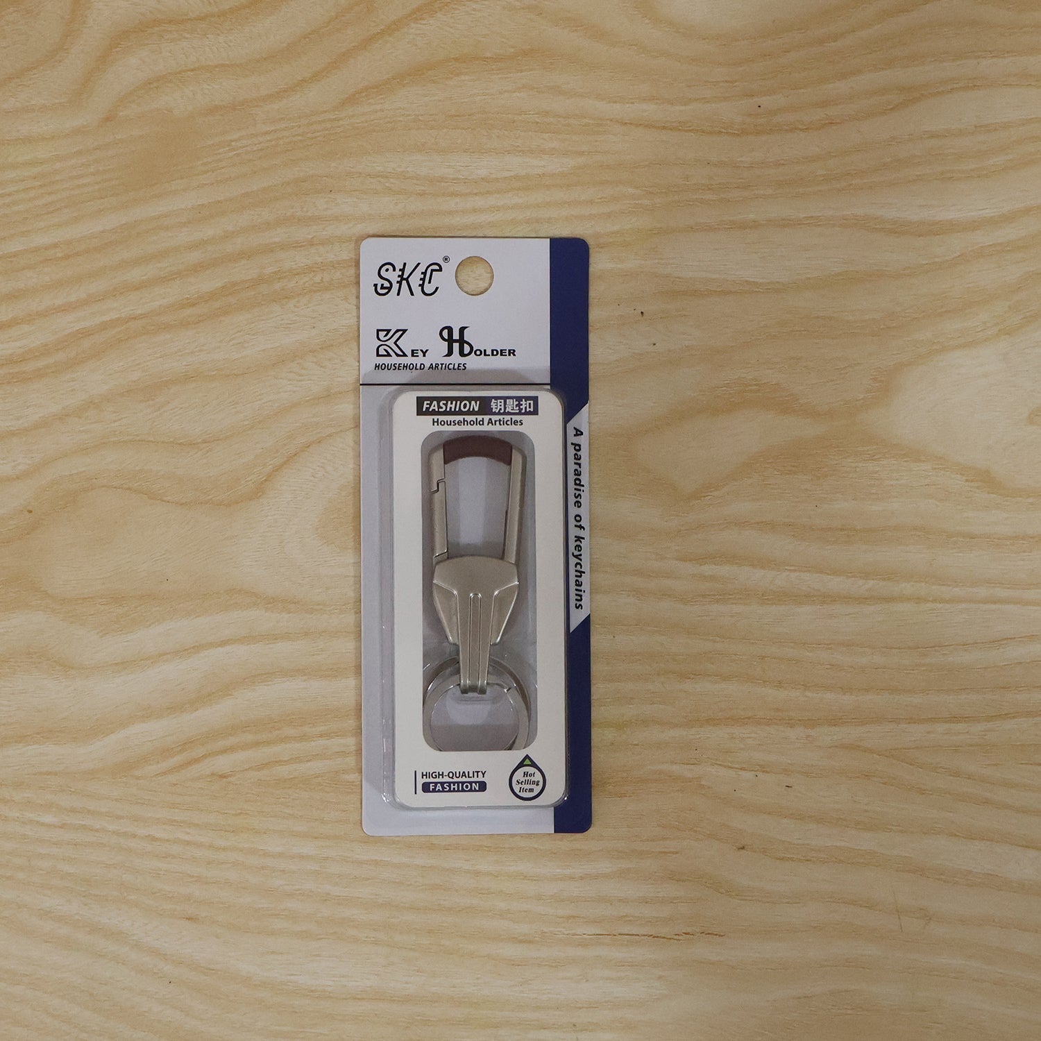 Overview of heavy-duty metal key holder with multiple keys attached