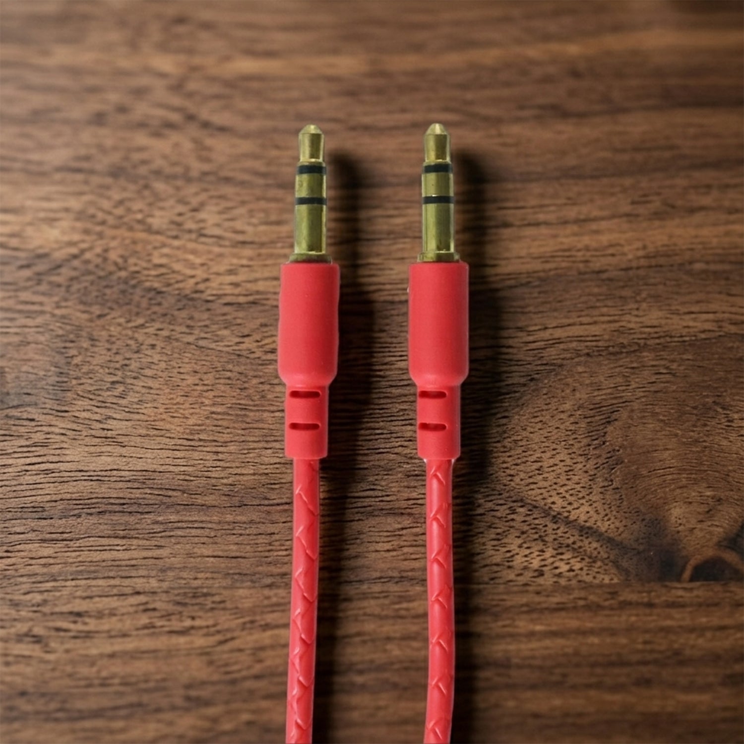 Durable flexible audio cable for high-fidelity sound transmission