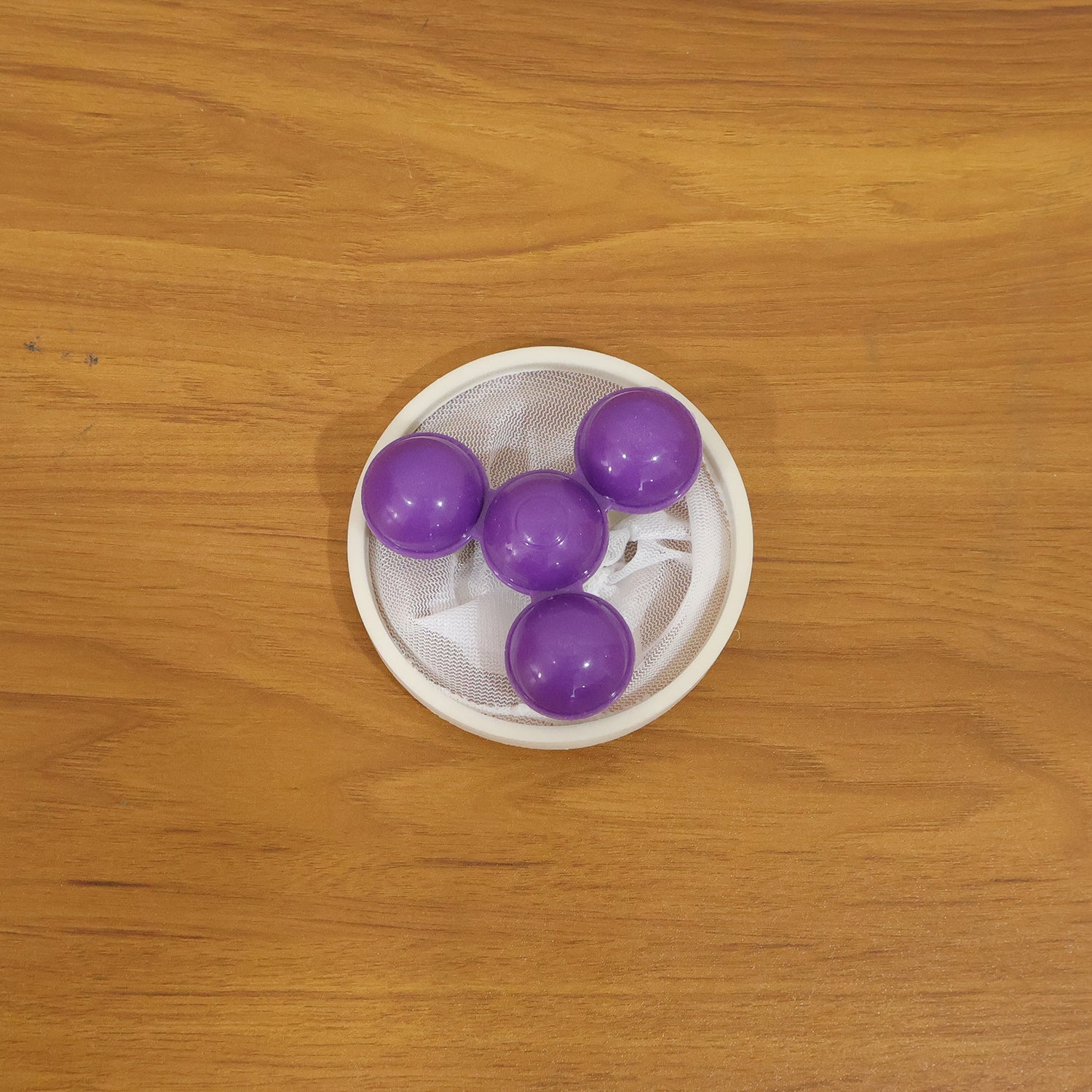 Washing machine cleaning ball for lint removal