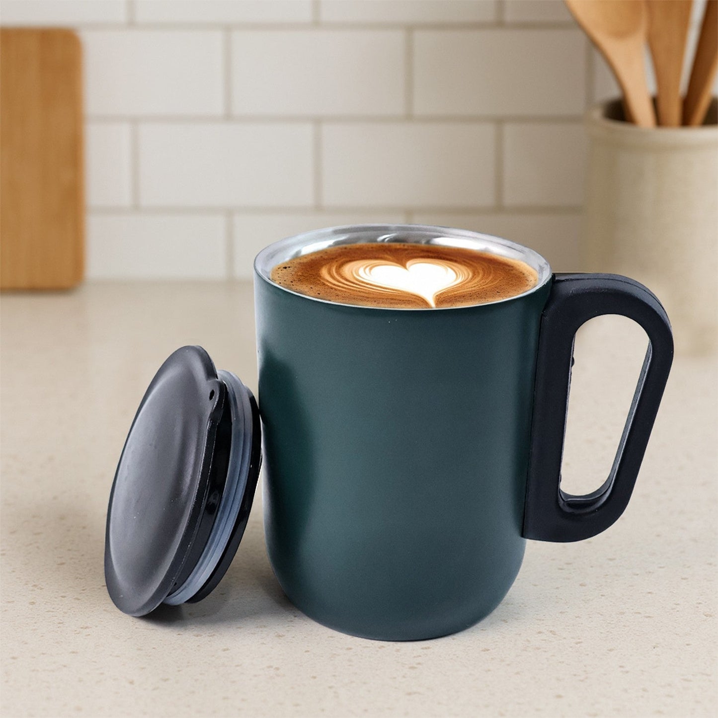 Stainless steel insulated mug with metallic finish and lid