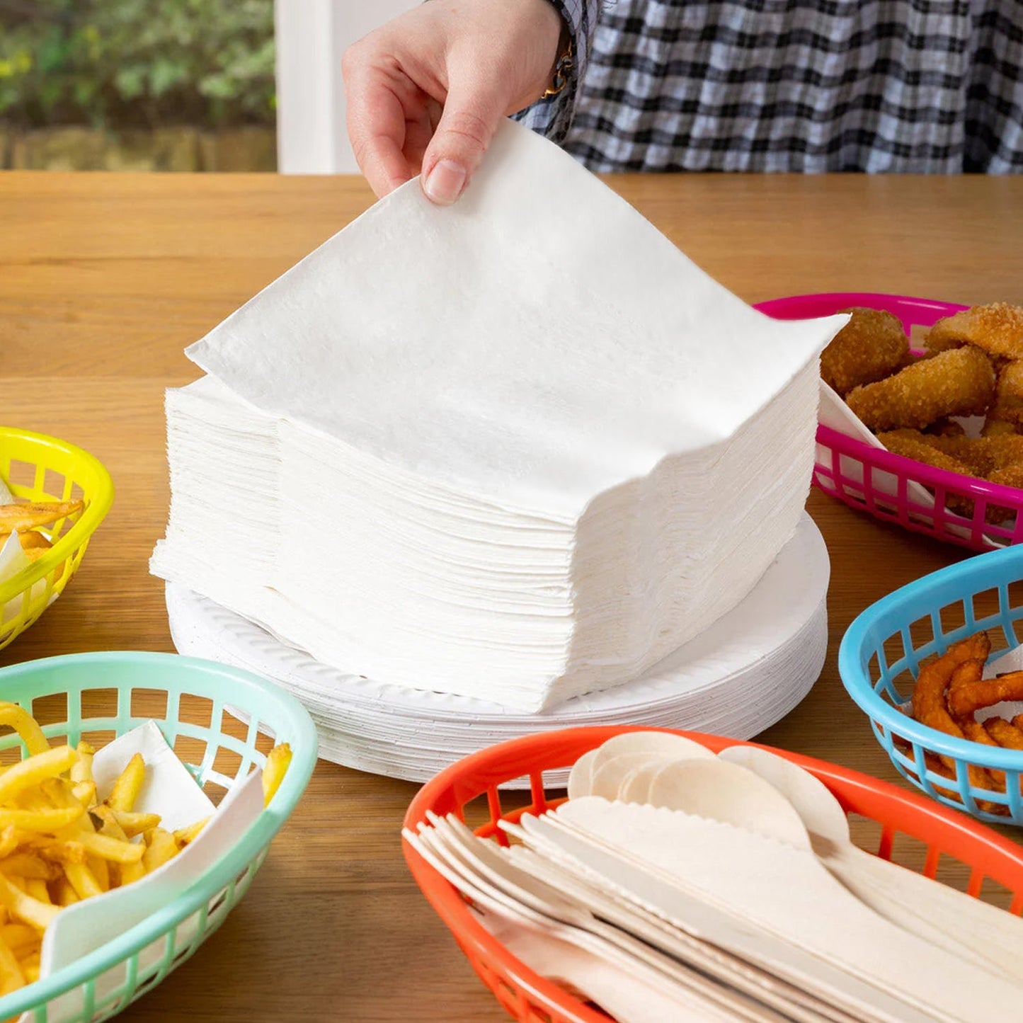 Convenient disposable tissue napkins 75 pack for office and home
