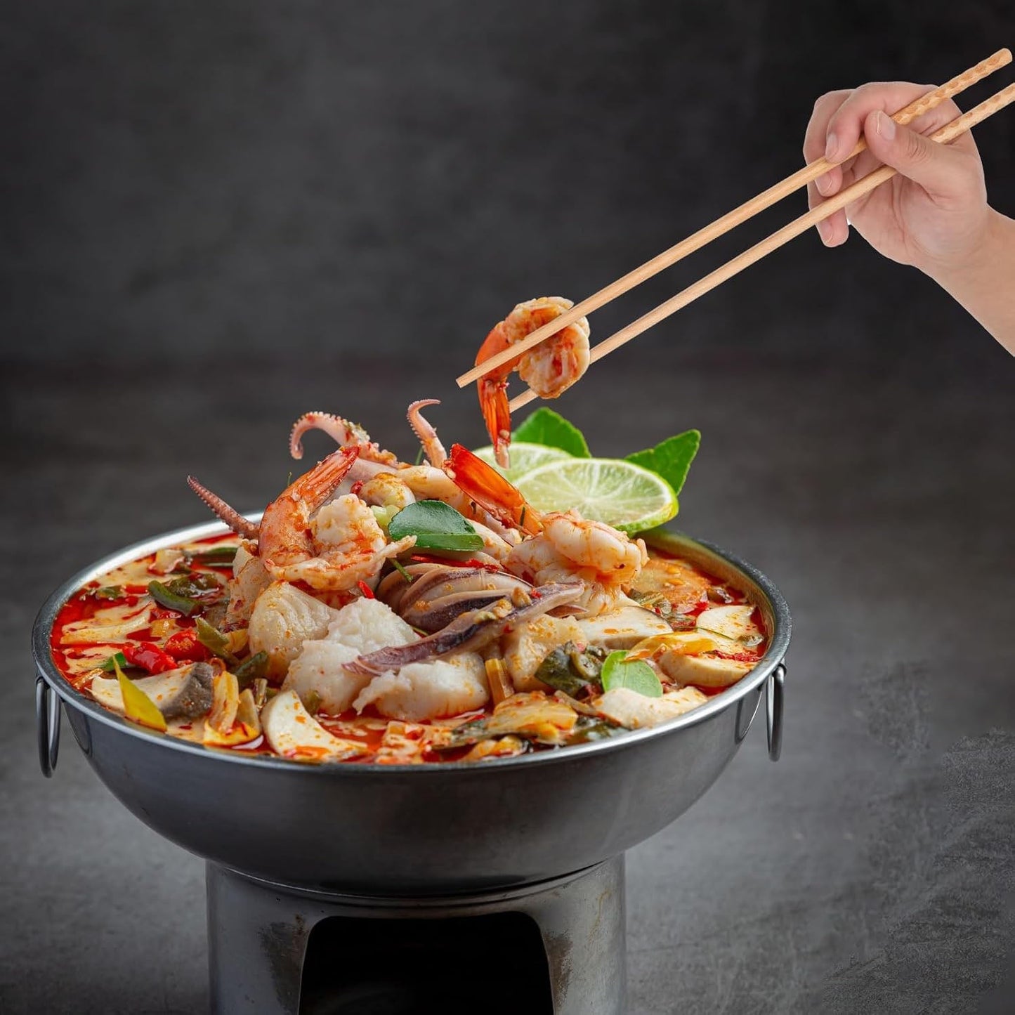 Set of reusable chopsticks in bamboo for home and restaurant use
