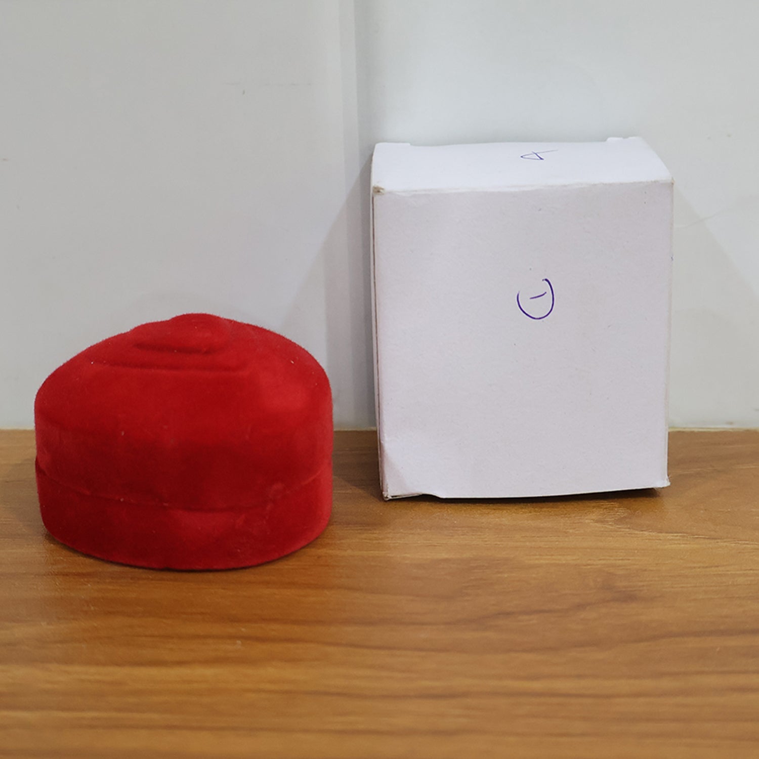 Compact velvet jewellery box suitable for travel and personal ring storage