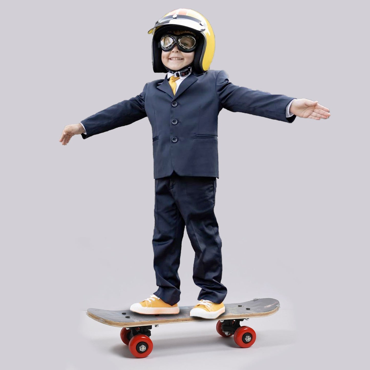Stylish design of the Konex wood skateboard, appealing to all ages.