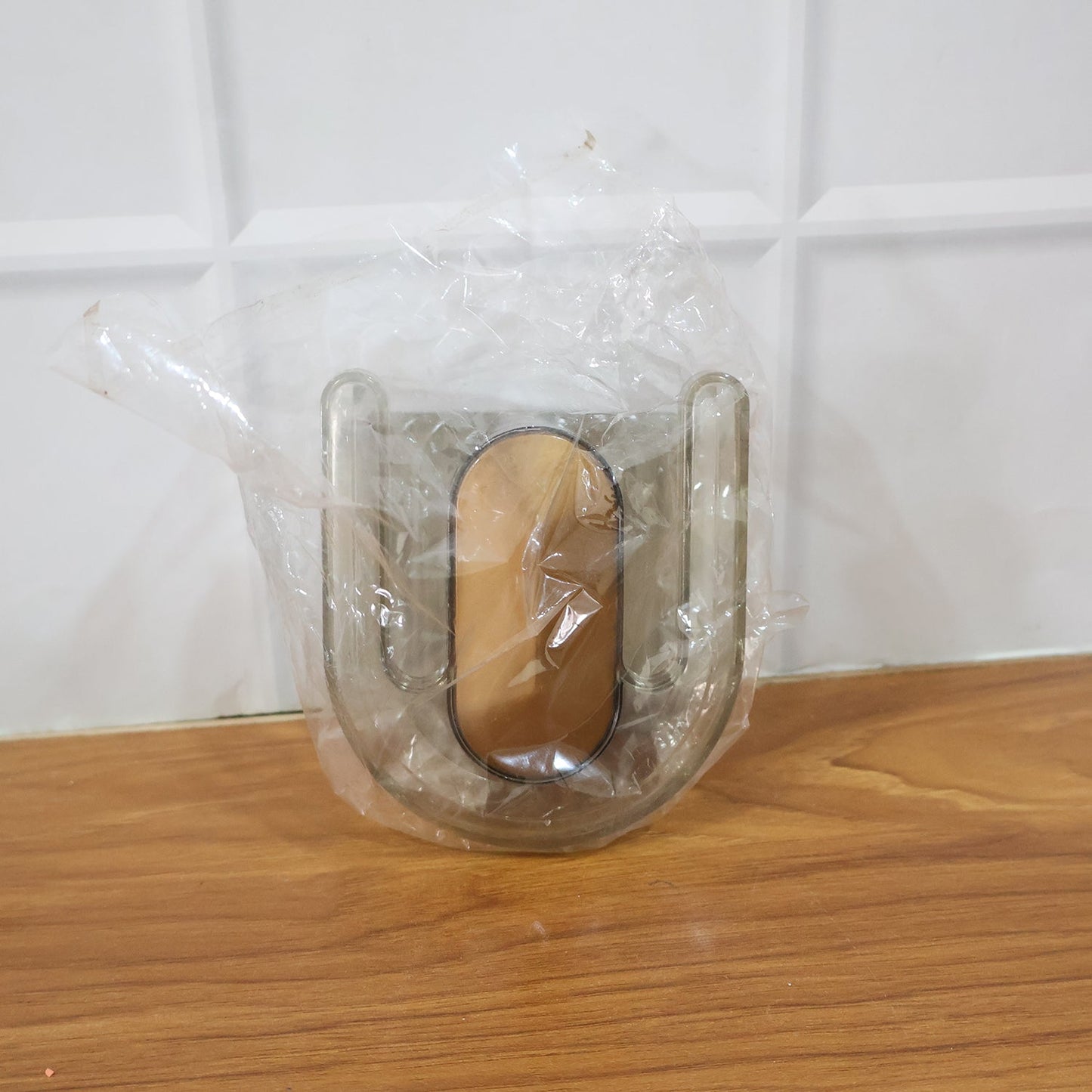 Live display of self-adhesive wall mount slipper holder in modern home