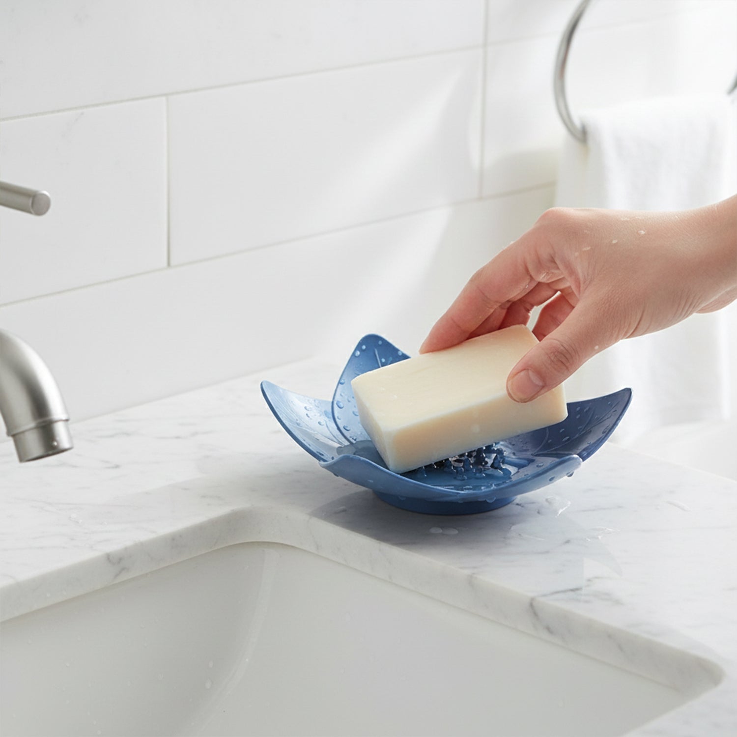 Soap holder drain tray set for bathroom and kitchen use