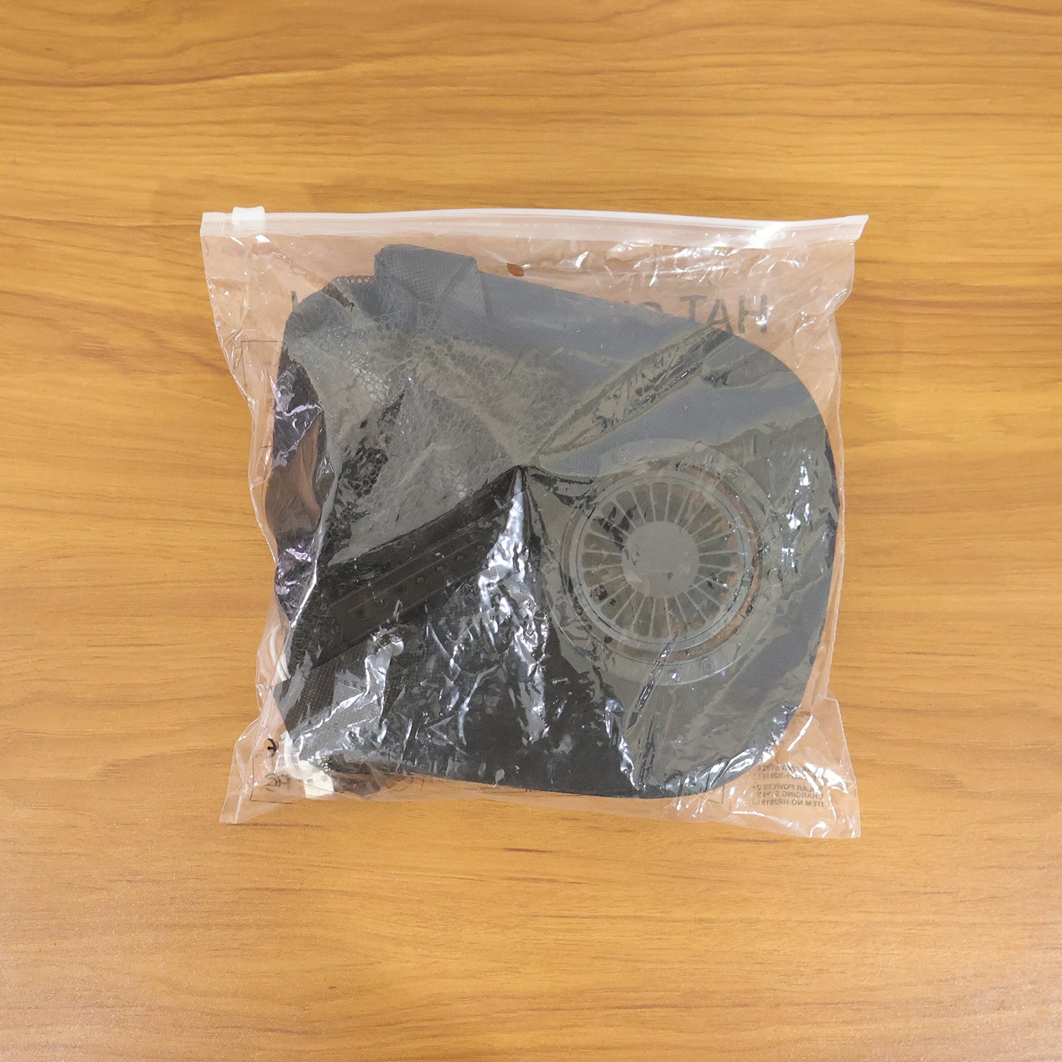 Outdoor travel mesh hat with personal airflow system