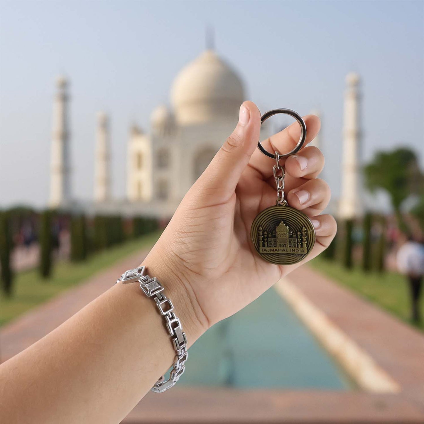 Metal alloy Taj Mahal keyring showcasing intricate design