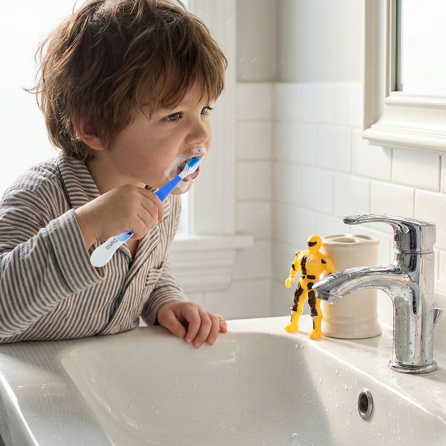 Cartoon robot toothbrush set for children’s daily dental care