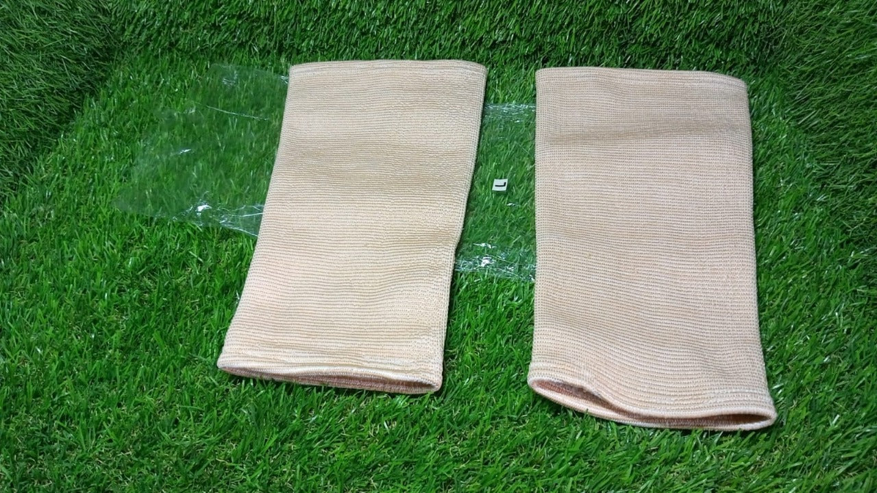Versatile Large Knee Cap for Support, suitable for sports and injury recovery.