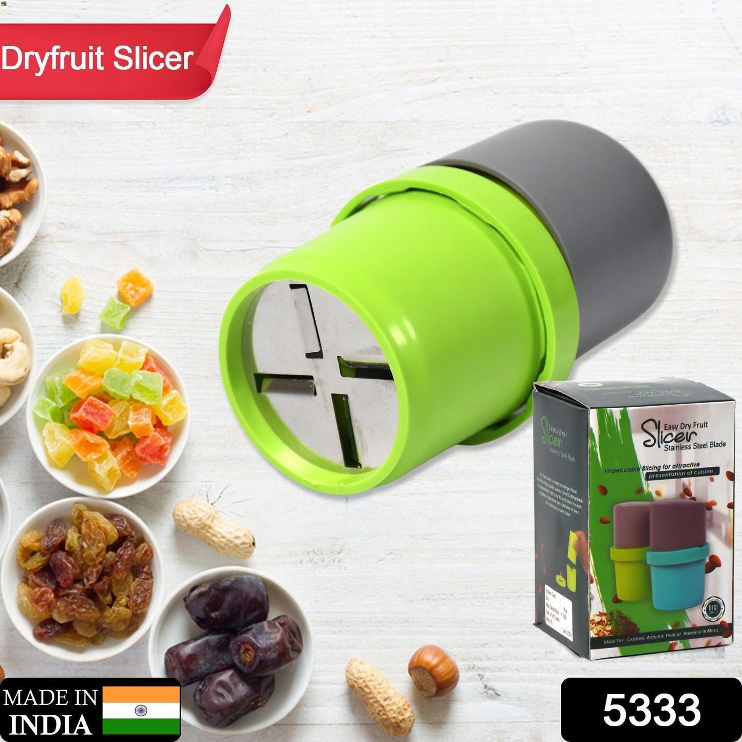 Complete kitchen set featuring a grinder and a versatile slicer.