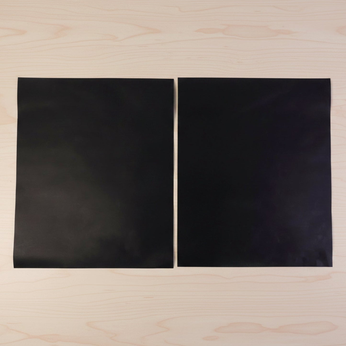 Easy-to-clean silicone baking sheet liners for oven baking