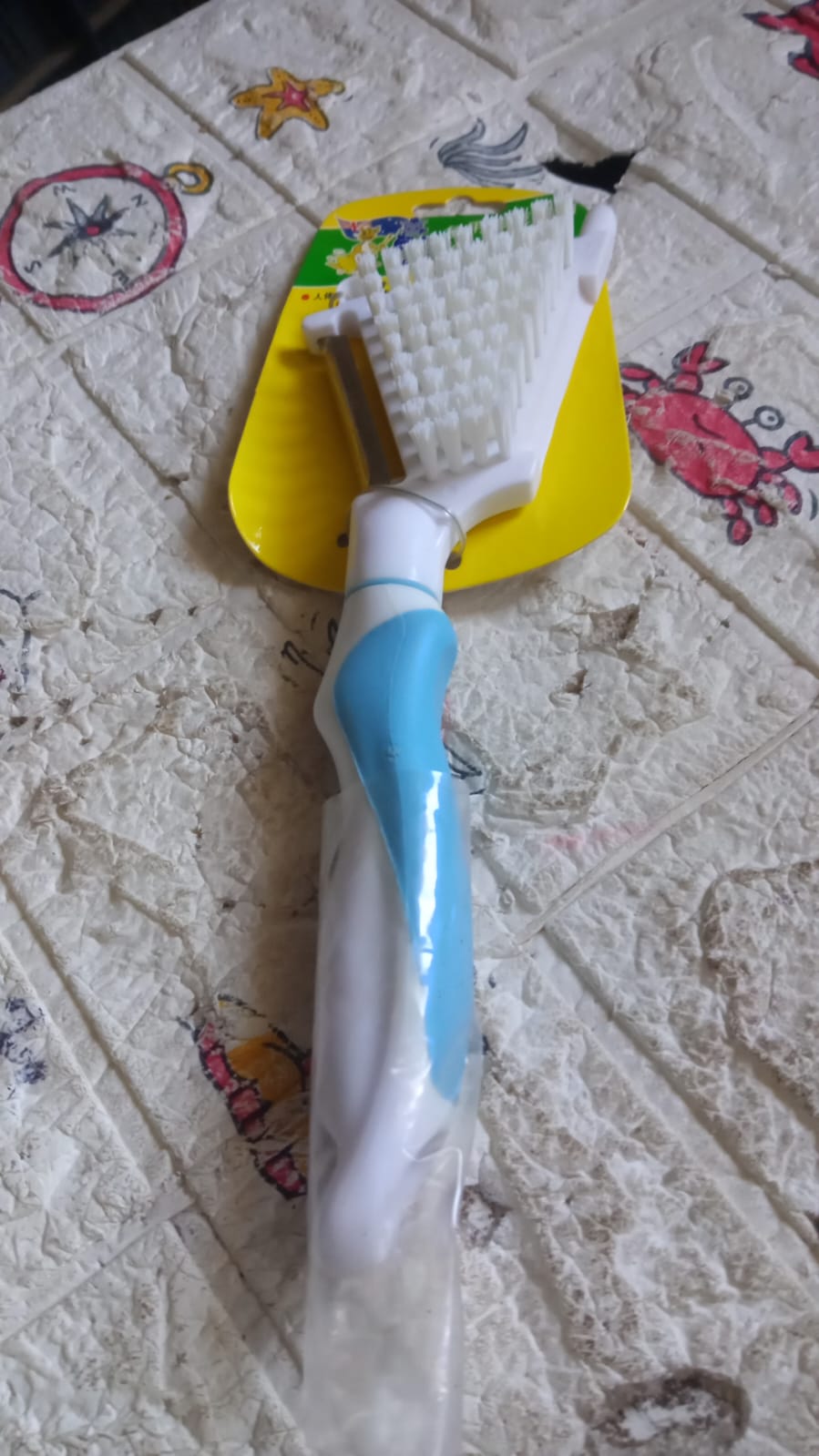 The complete 5-in-1 peeler brush set, ready for various kitchen tasks.